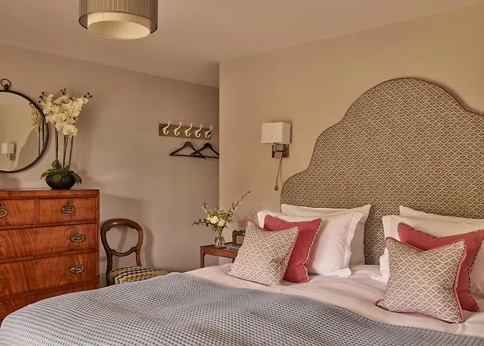 Cliff Farmhouse B&B Suites